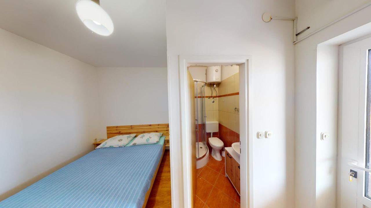 Jaska & Jelica House Apartments Metajna Bagian luar foto