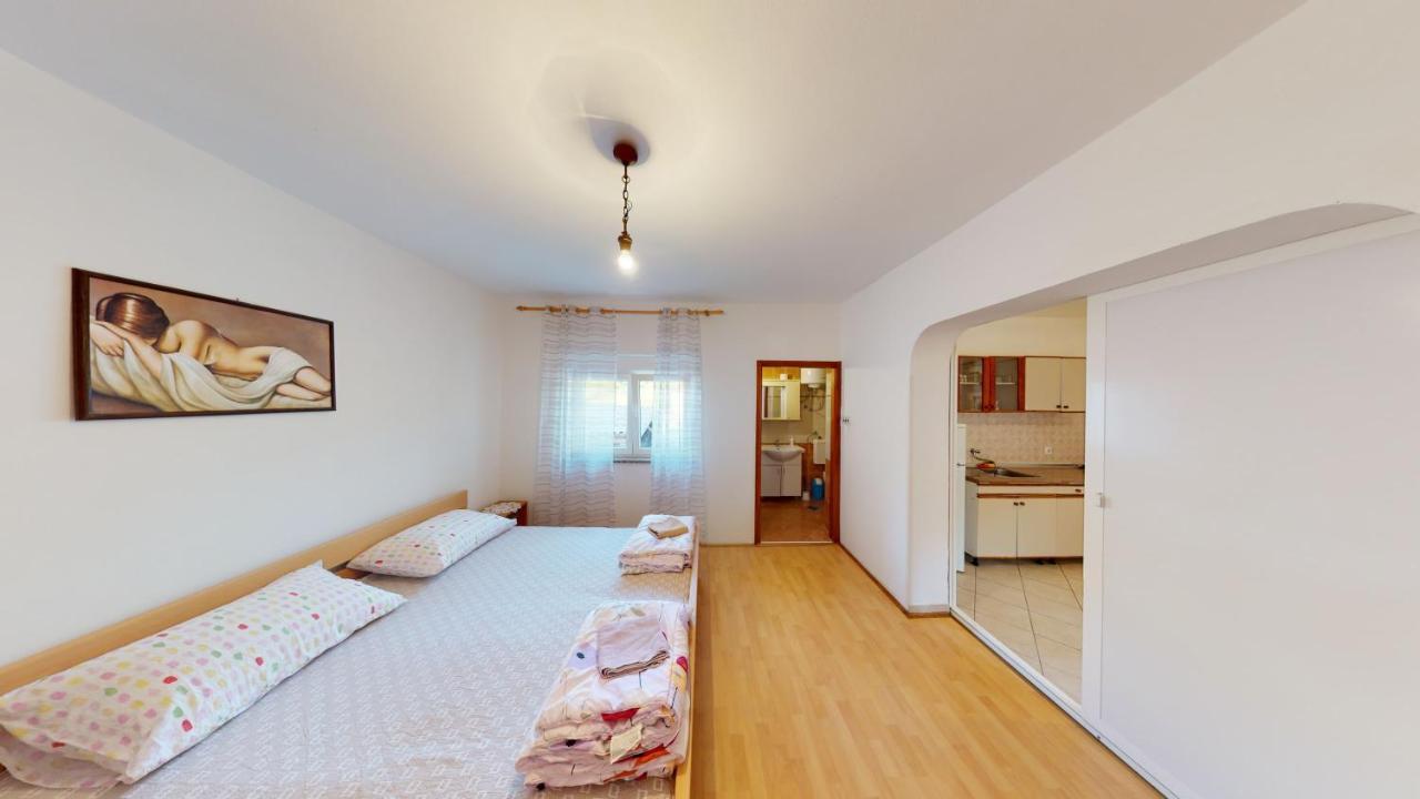 Jaska & Jelica House Apartments Metajna Bagian luar foto