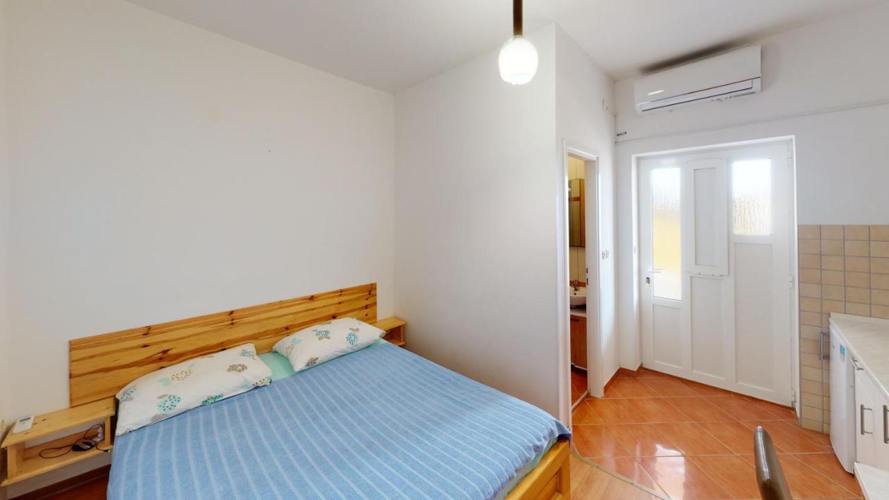 Jaska & Jelica House Apartments Metajna Bagian luar foto