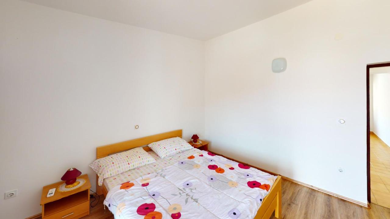 Jaska & Jelica House Apartments Metajna Bagian luar foto