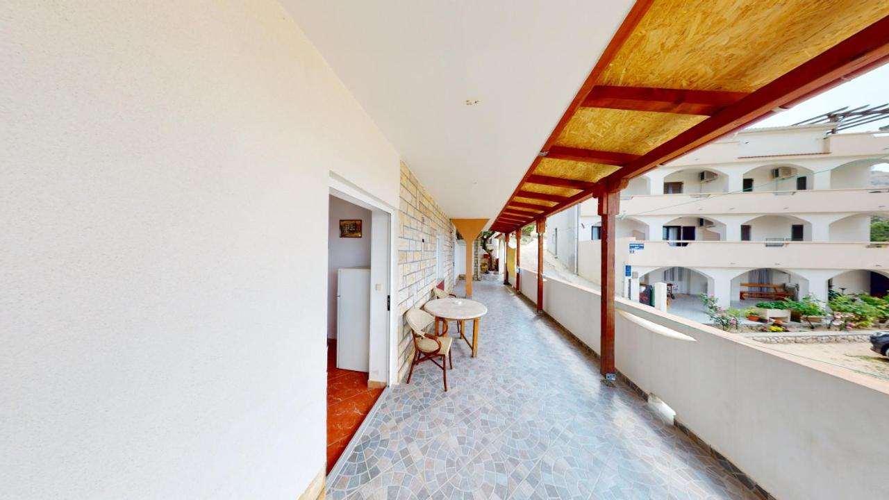 Jaska & Jelica House Apartments Metajna Bagian luar foto