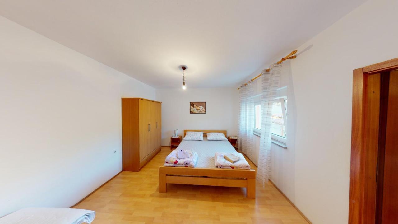 Jaska & Jelica House Apartments Metajna Bagian luar foto
